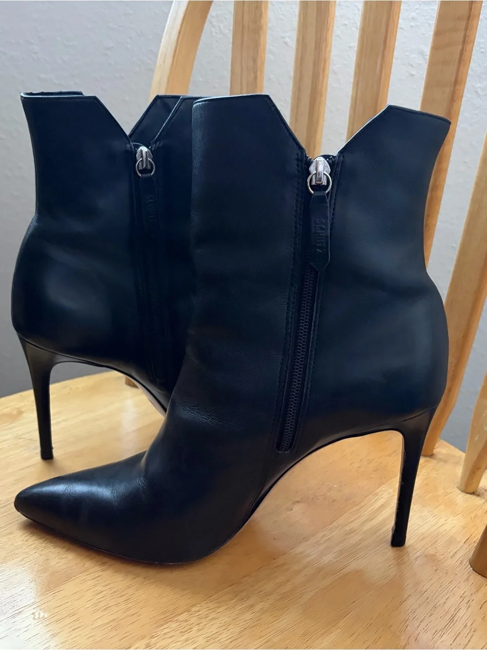SCHUTZ sleek pointed